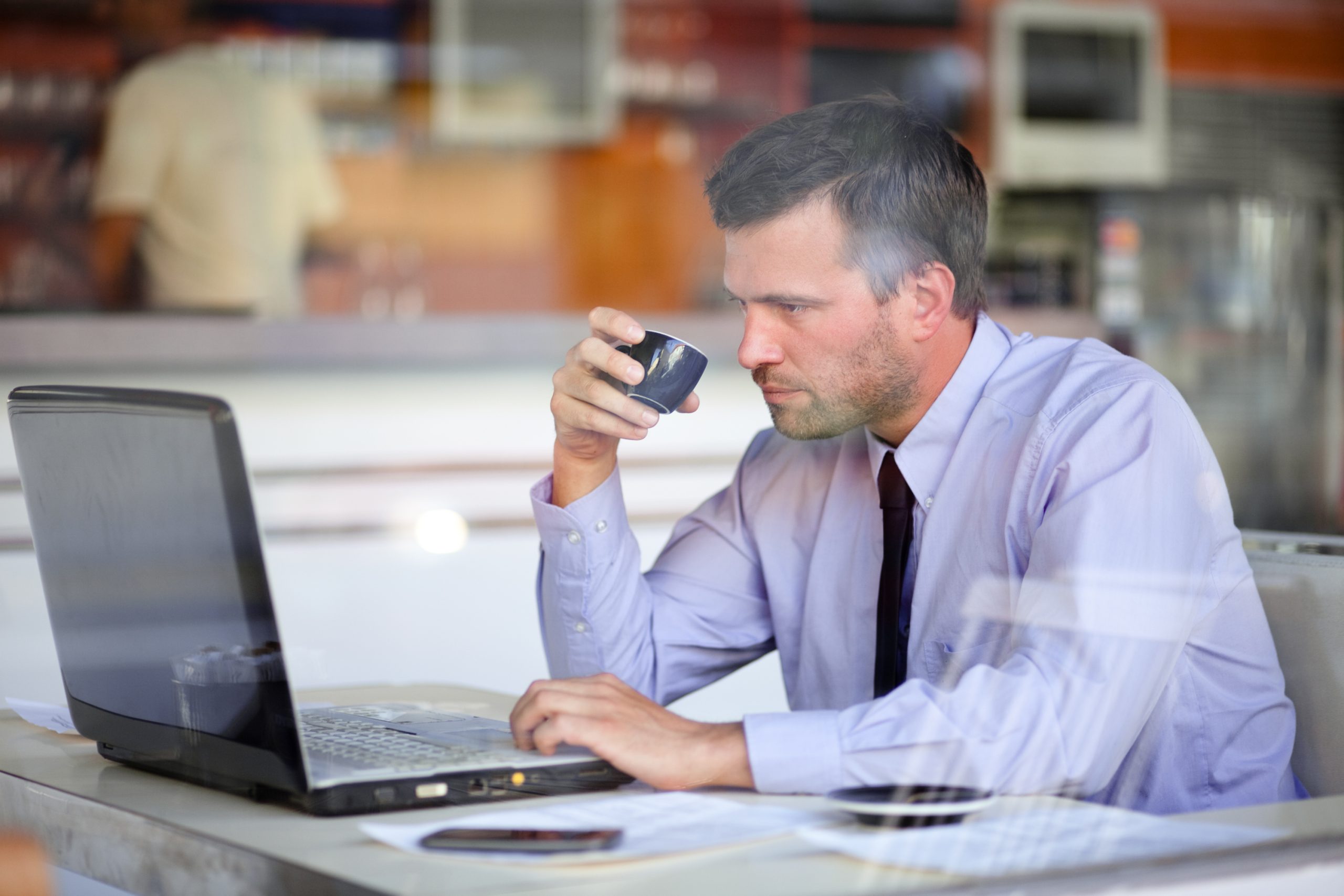Hold styr på dine e-mails og opgaver med Microsoft Outlook